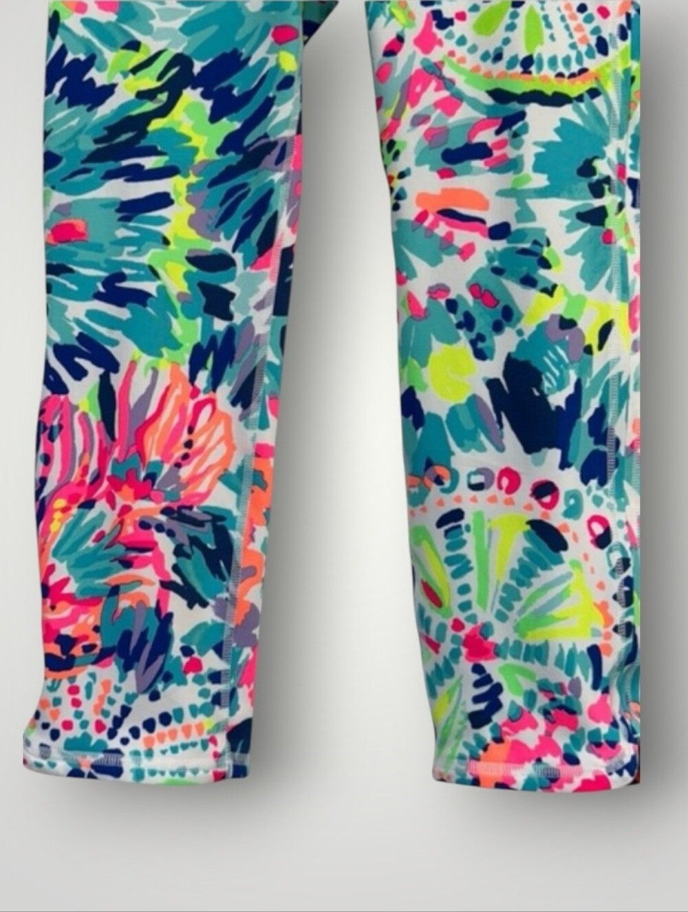 Lilly Pulitzer Womens Luxletic Weekender Cropped Leggings - Picture 6 of 10